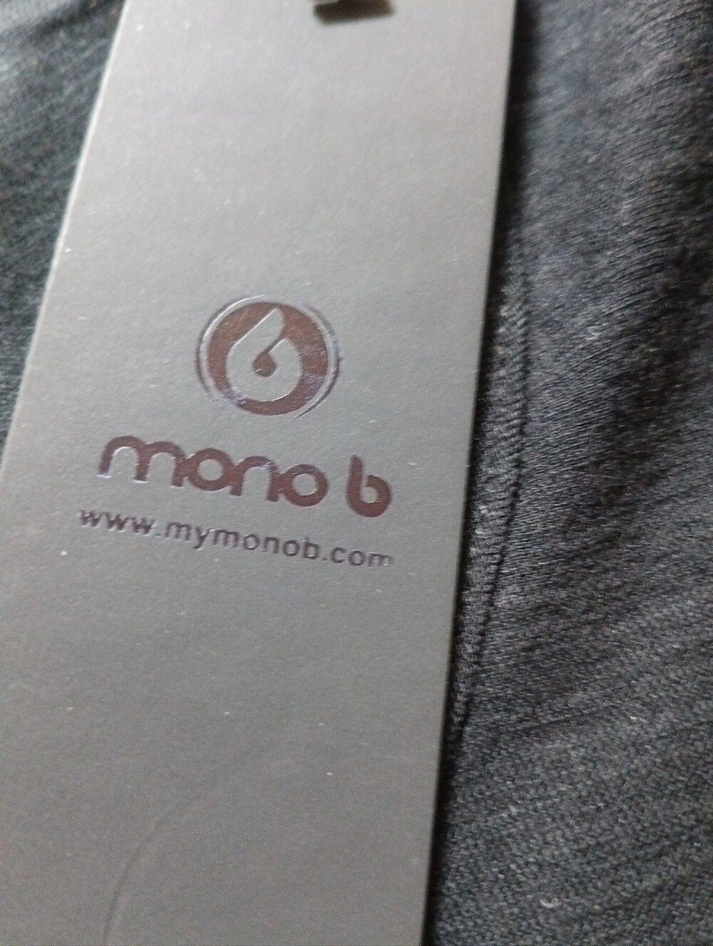 Mono B T-shirt NWT V Neck Raw Hem Black Size Medium - Picture 3 of 5